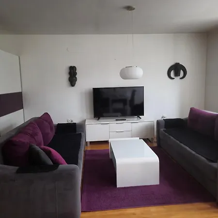 Violet Apartman *